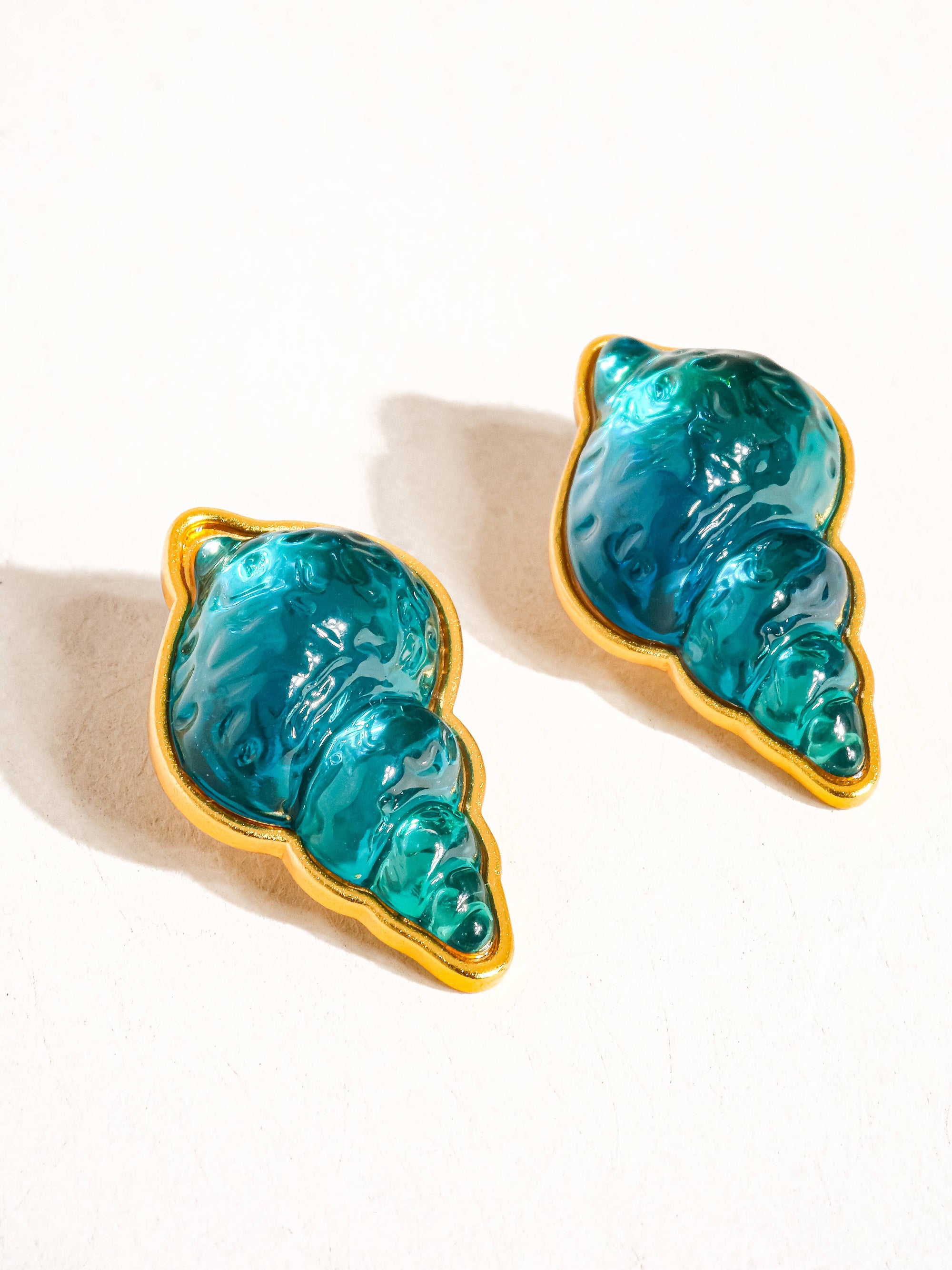 Yvon 18K Gold Vintage Shell Stud: Green